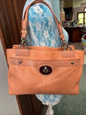 Coach Penelope Shoulder Bag Peach leather/snake skin trim Silvertone F16531 EUC
